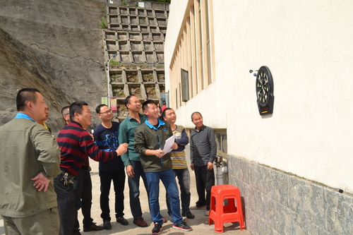 圖：蘇艷麗——電子計分飛鏢我射的超準.jpg