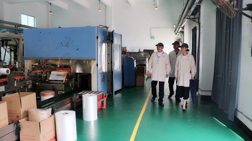（建議采用）吳瑤：省機(jī)電控股公司黨委委員、副總經(jīng)理陳伯煒深入龍巖分公司乳化一車間開展安全檢查_調(diào)整大小.jpg