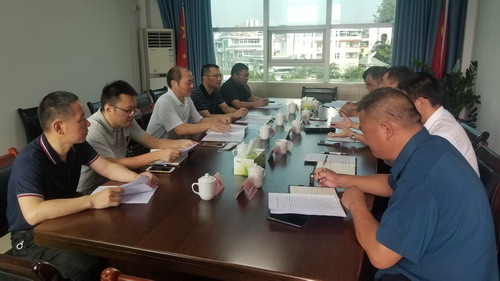富興建設(shè)-王凱�?省機(jī)電控股公司吳大文副總經(jīng)理一行到上杭縣慰問(wèn)掛職干部_調(diào)整大小.jpg