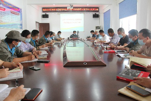 福安分公司胡廷淦：圖�?�?6日海峽科化公司黨委委員、紀(jì)委書記何浦寨到福安分公司參加黨委理論中心組學(xué)習(xí)巡聽旁聽~1.jpg