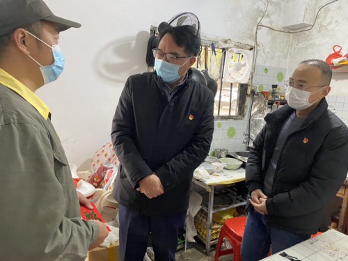 采用-烽林連珂瑩：海峽科化公司黨委書記、董事長吳彩洪到烽林分公司開�?“兩節(jié)”送溫暖慰�?.jpg